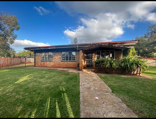 3 BEDROOM HOUSE FOR SALE IN VANDERBIJLPARK CW 1